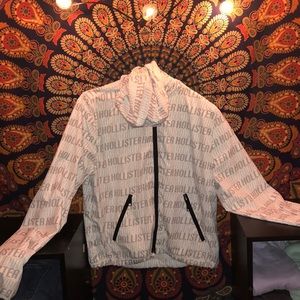 WHITE HOLLISTER WIND BREAKER